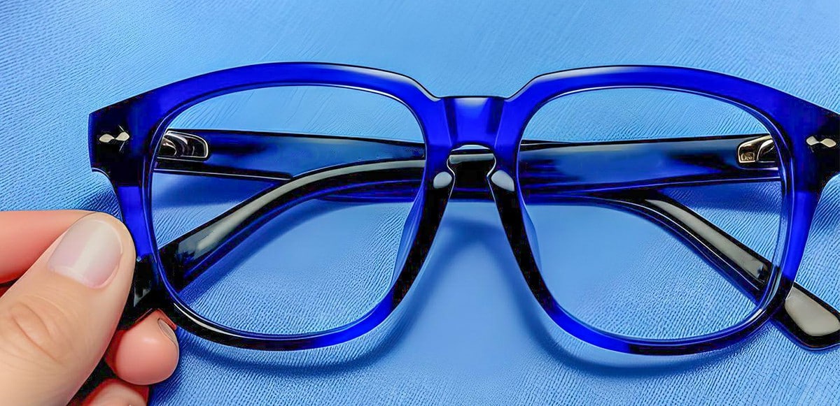 مزایای استفاده از عینک بلوکات و شرایط استفاده از آن
